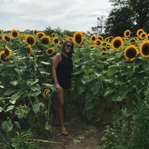 Meet your Posher, Monica